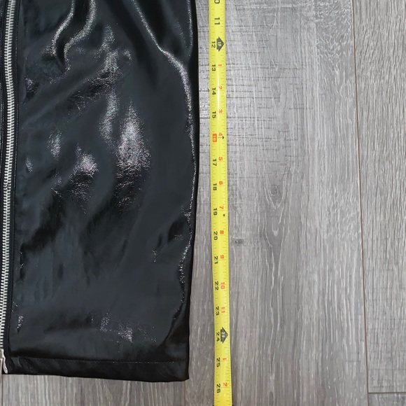 faux leather pencil skirt with zipper - Picture 3 of 4